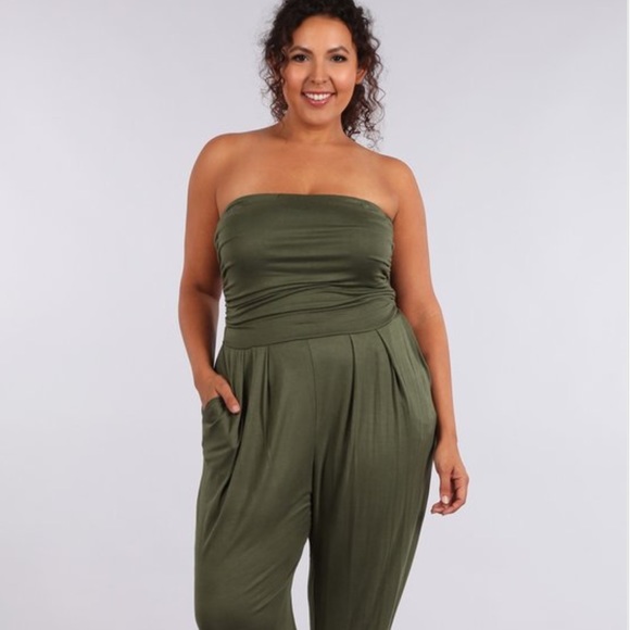 🤩Olive Green Jumpsuit🤩 - Picture 3 of 5
